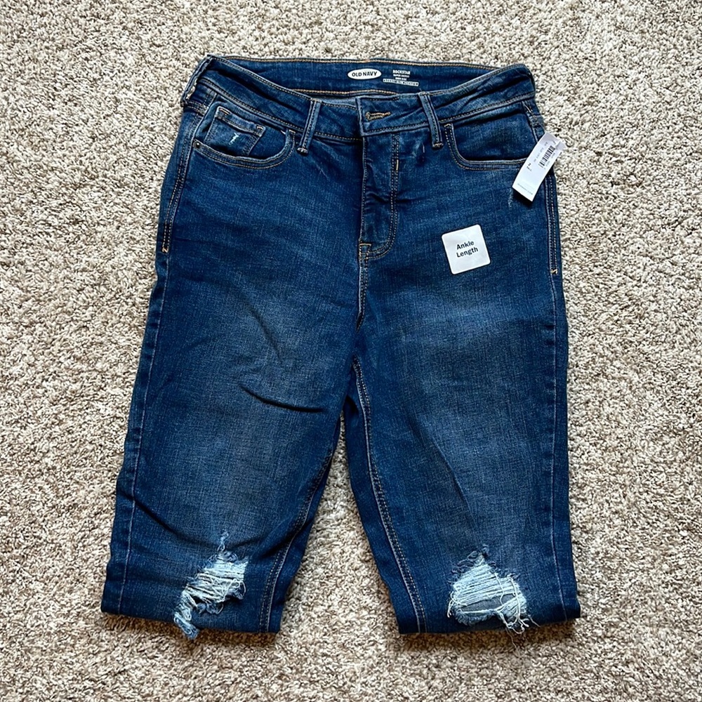 NWT Old Navy Rockstar Distressed Super Skinny High Rise Size  2 Tall